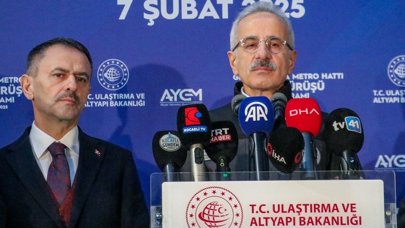 Bakan Uraloğlu: 'Türk mühendisliğinin ürünü olarak inşa edilen ilk metro hattımız...'