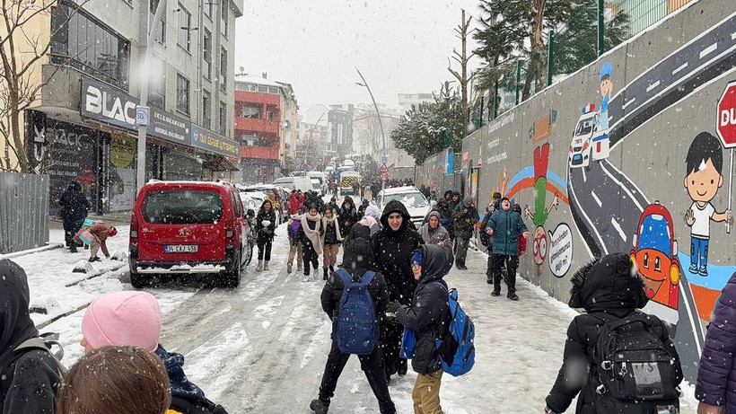 SON DAKİKA: İstanbul'da hangi ilçelerde okullar tatil edildi? Valilikten flaş açıklama geldi!