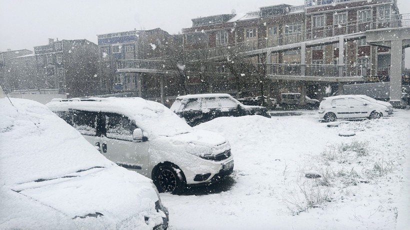 İstanbul'da okullara kar tatili var mı? Bir ilçeden 'son dakika' haberi geldi