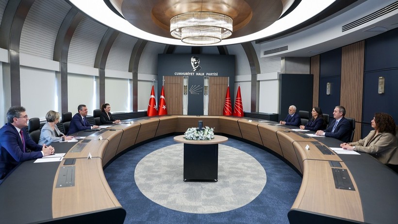 DEM Parti heyeti CHP'yi ziyaret etti