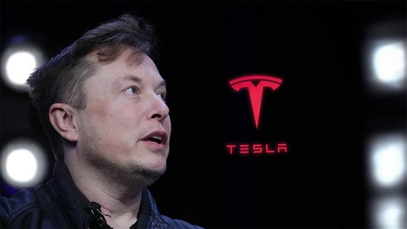 ABD'de Tesla bayileri önündeki yüzlerce göstericiden Elon Musk'a protesto!