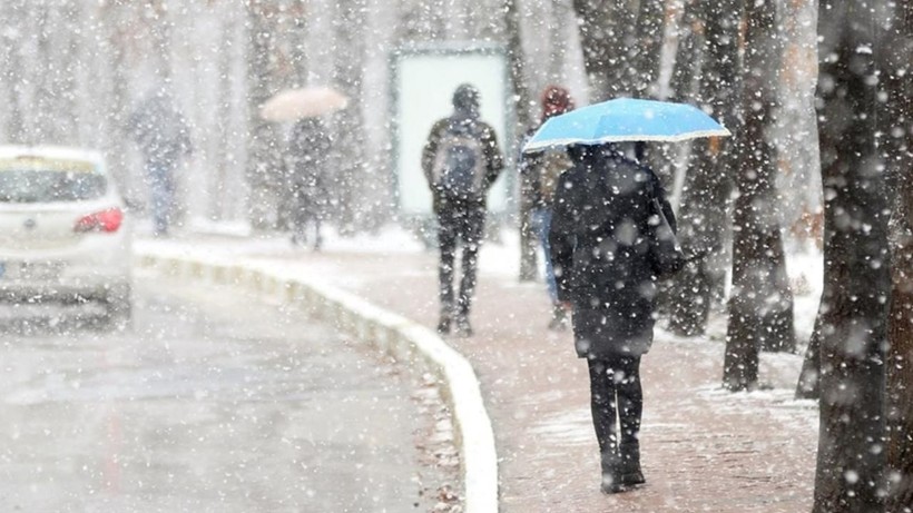 Soğuk ve yağışlı hava geliyor! Sıcaklıklar 30 derece birden düşecek: Ankara için kar uyarısı