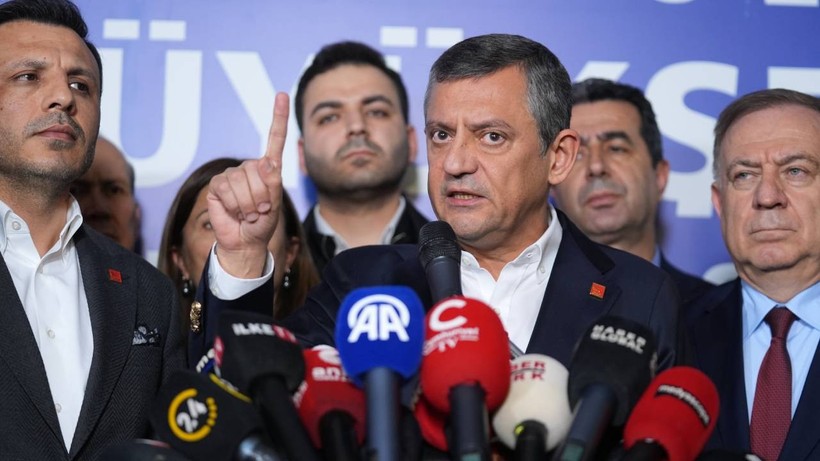CHP lideri Özgür Özel'den İBB Başkanı Ekrem İmamoğlu'nun gözaltı kararına sert tepki
