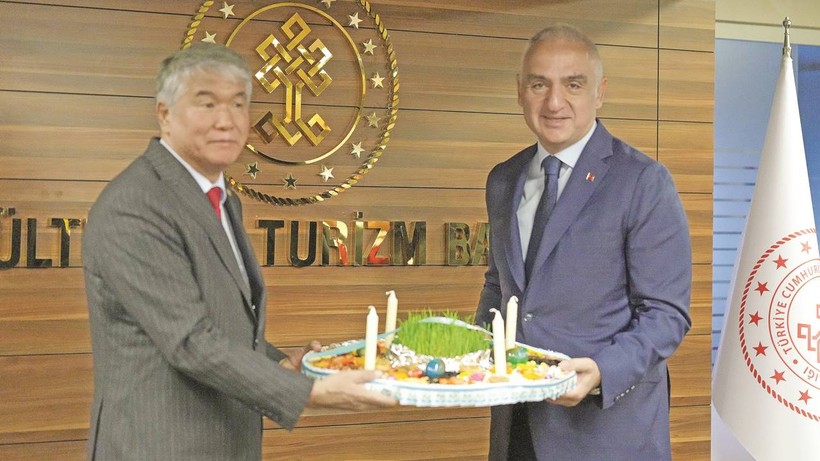 Bakan Mehmet Nuri Ersoy: Özgün kimliğimizle dünyanı güçlü ve lider öznesi olacağız