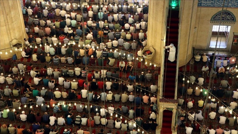 BAYRAM NAMAZI SAAT KAÇTA? Diyanet açıkladı: İstanbul, Ankara, İzmir... İşte il il bayram namazı saatleri
