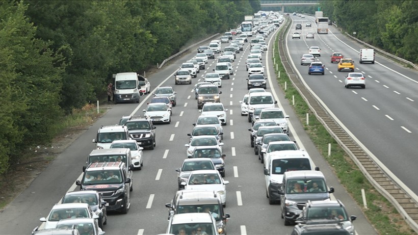 Son 5 yılda 483 can kaybı! Bakan Yerlikaya bayram trafiğinde acı bilançoya dikkat çekerek uyardı