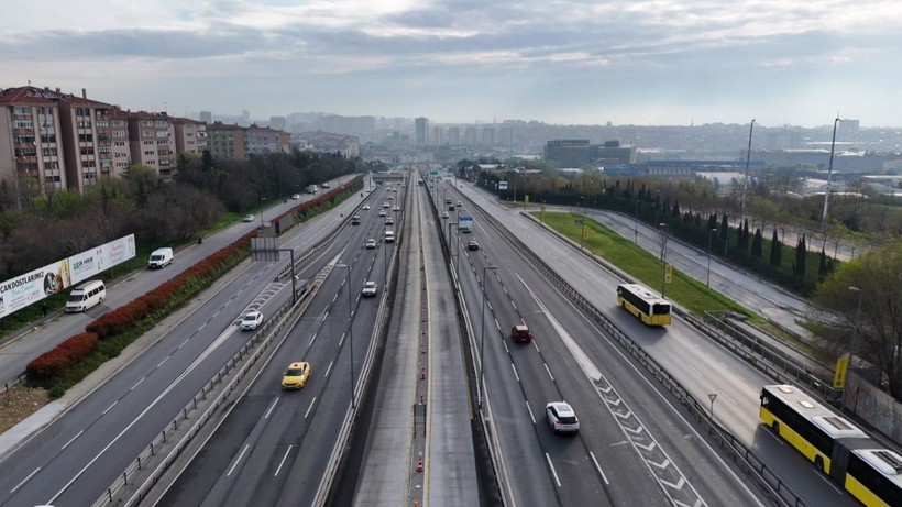 İstanbul'da yollar bomboş kaldı! Trafik yüzde 6’ya kadar düştü