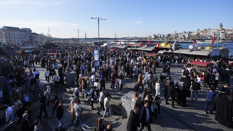 İstanbul sokaklarında bayram yoğunluğu