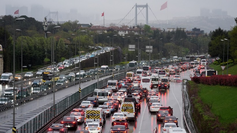 Bayram tatili bitti, İstanbul trafiği kilitlendi! Yoğunluk yüzde 87’yi gördü