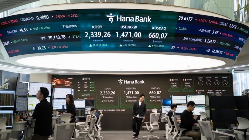 Asya borsaları tarihi çöküşün ardından nefes aldı: Ticaret gerilimi sürüyor