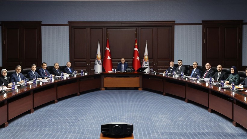 AK Parti’nin ilk MYK toplantısında neler konuşuldu? İşte toplantının detayları