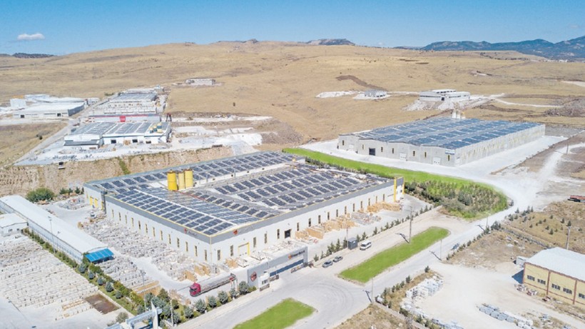 Karamehmet, özel dokulu yüzey seçenekleriyle iddialı