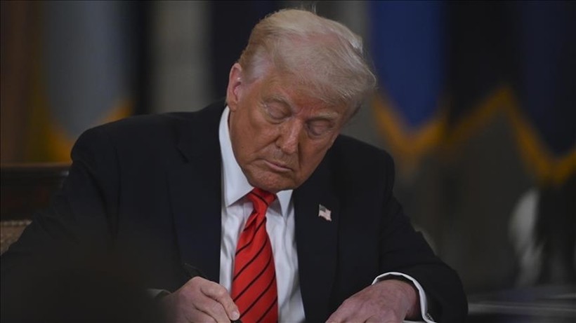 Bu kez ilaç sektörü hedefte! Trump'tan yeni hamle: Büyük tarifeler geliyor!