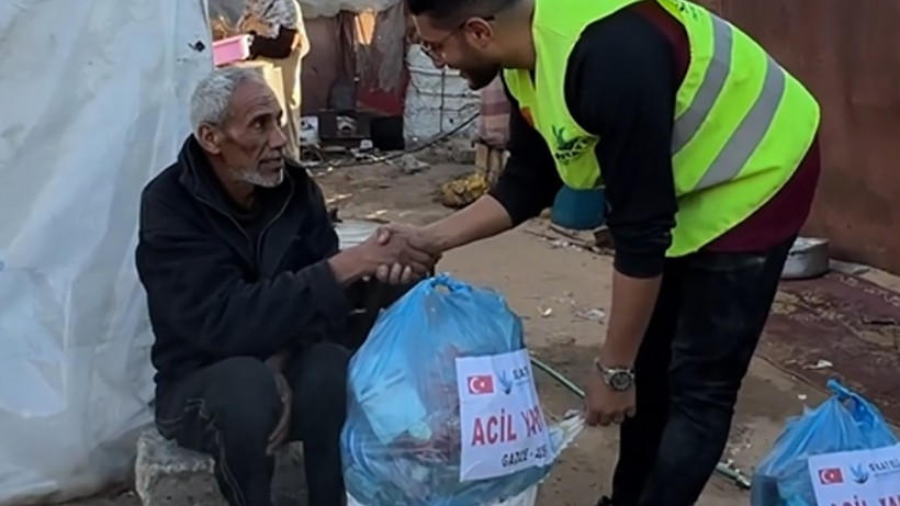 Gazze’de hayat sönüyor, uzattığı el ile Şefkat Eli umudu yaşatıyor