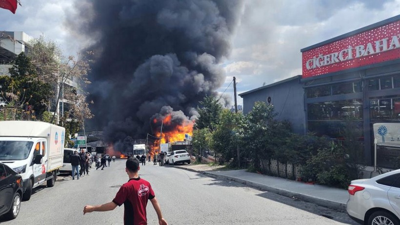 İkitelli OSB’de kimya deposunda büyük yangın