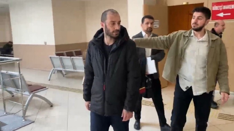 Babasını darp ettiği görüntüler tepki çekmişti: Rapçi Sansar Salvo tutuklandı