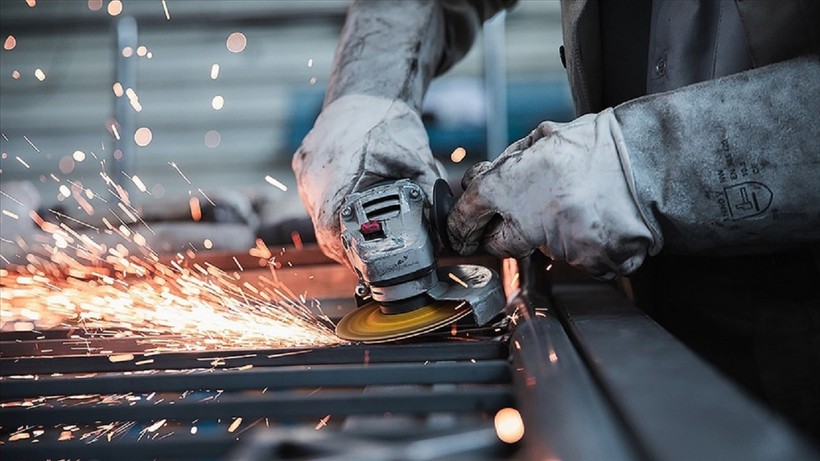 Euro Bölgesi'nde sanayi üretimi şubat ayında da arttı