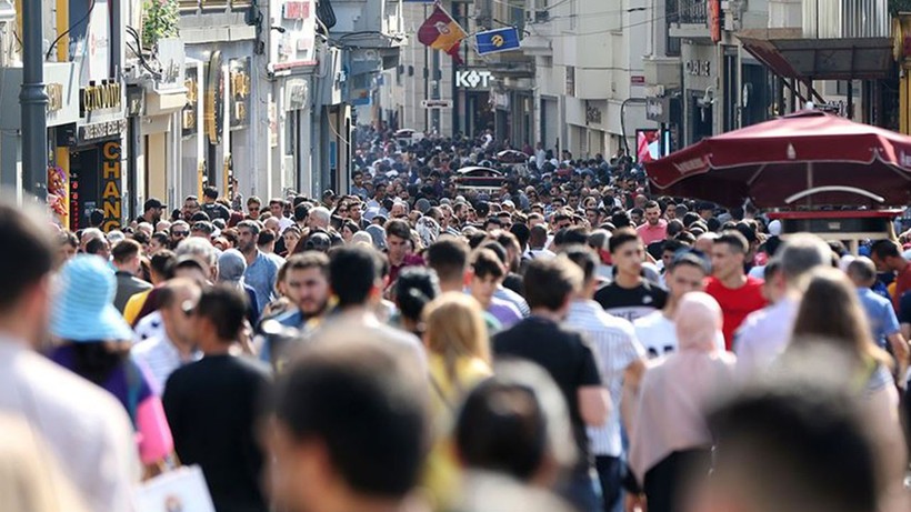 Bakanı Yerlikaya paylaştı: Türkiye'deki yabancı sayısı belli oldu