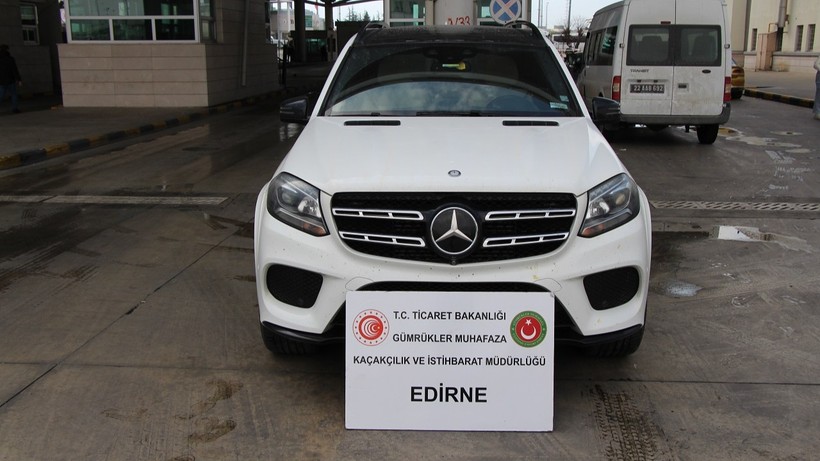 Emeklilik belgesi sahte çıktı! Türkiye'ye sokulmak istenen araçlara el konuldu