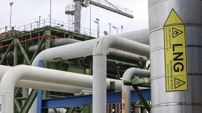 ABD'den alımı durdurmuştu:  Çin ile BAE arasında 5 yıllık LNG anlaşması