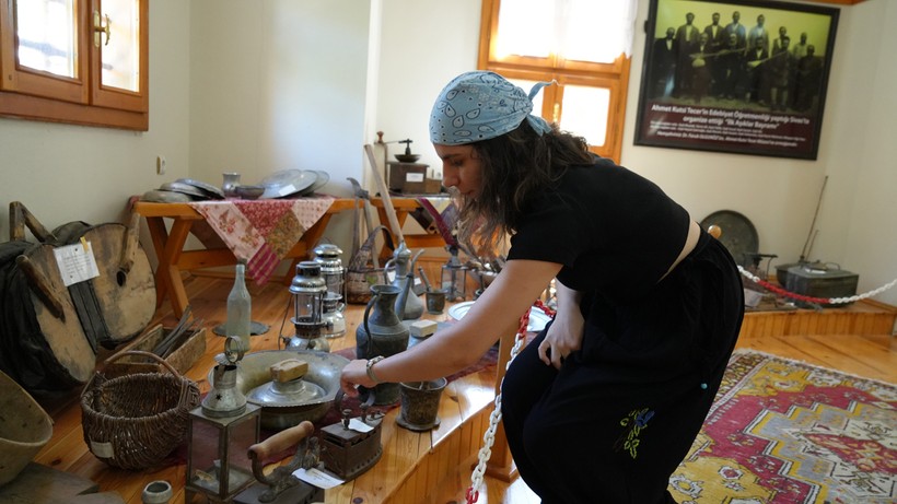 Orda bir köy var uzakta... Her yıl binlerce turist ziyaret ediyor