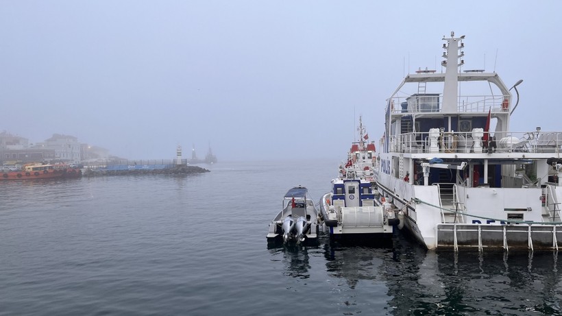 Yoğun sis nedeniyle Çanakkale Boğazı transit gemi geçişine kapatıldı