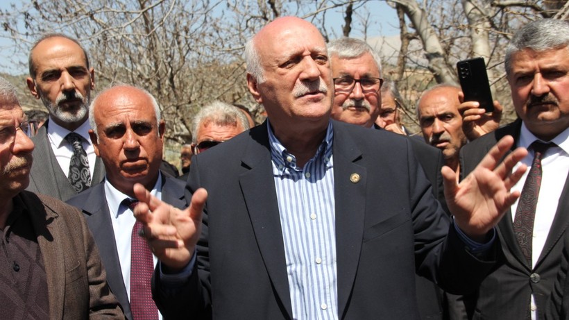 TZOB Genel Başkanı Bayraktar, Adıyaman'da zirai dondan etkilenen bahçeleri inceledi