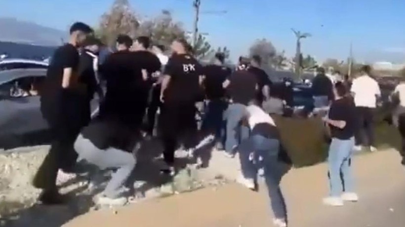 İzmir'de Beşiktaş ile Göztepe taraftarı arasında gerginlik
