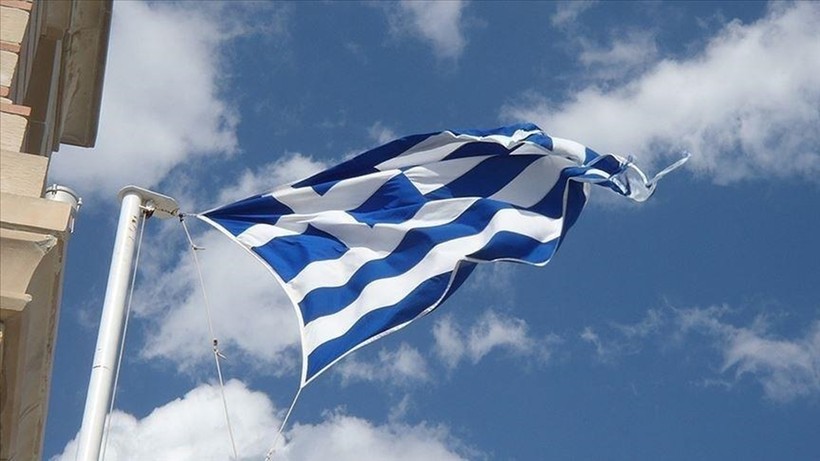 S&P, Yunanistan’ın kredi notunu yükseltti