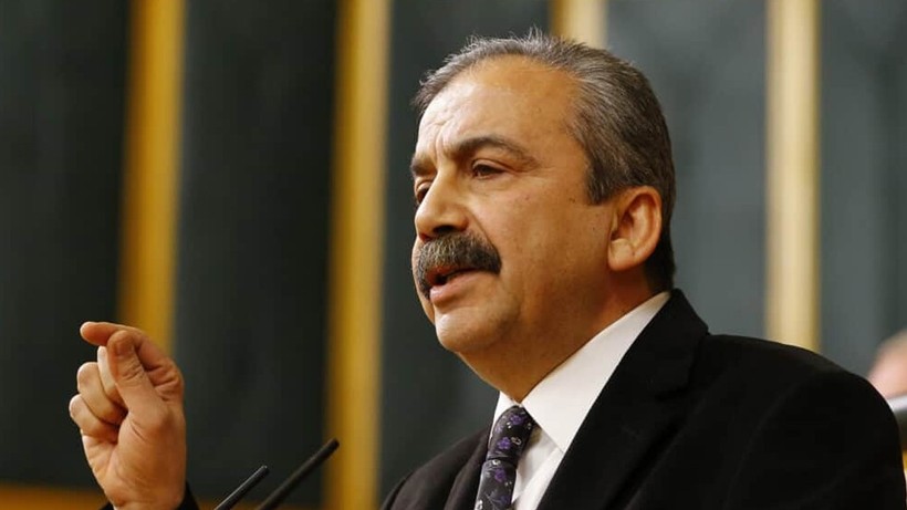 AK Parti MKYK üyesi Mahir Ünal, Sırrı Süreyya Önder’i ziyaret etti