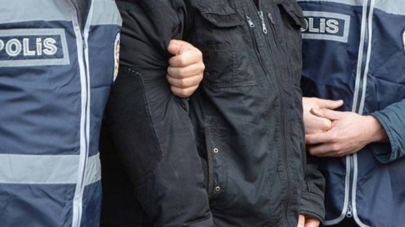 Bolu’da AVM’de gergin anlar! Silahla girmeye çalıştılar, gözaltına alındılar