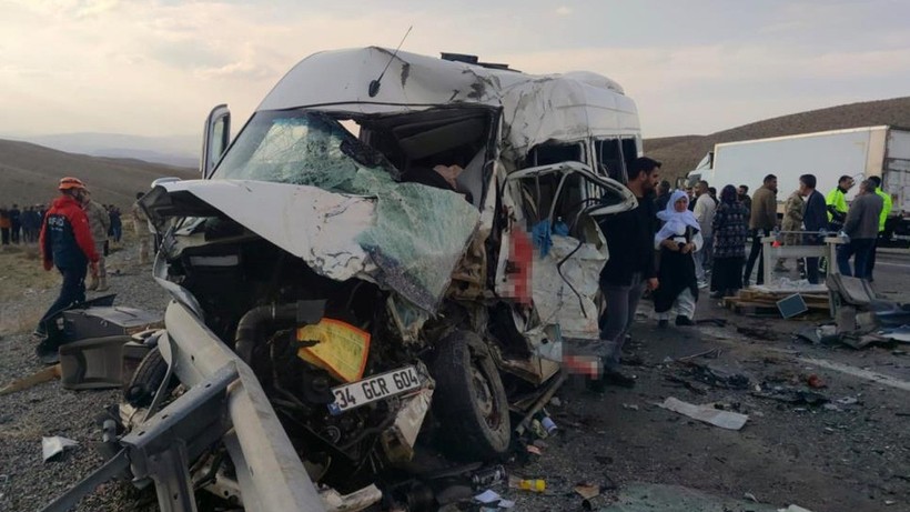 Son dakika: Van'da korkunç kaza! Ölü ve yaralılar var