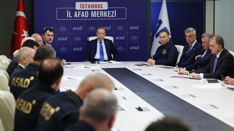 Erdoğan'dan İstanbul depremi açıklaması: Devletimiz teyakkuzda, önümüzdeki süreç için gerekli talimatları verdik