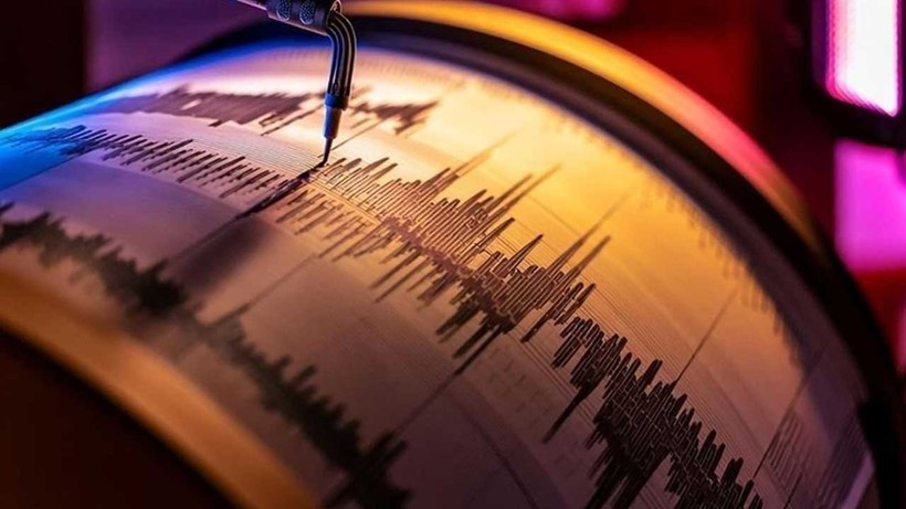 İstanbul'da deprem... İstanbullular bir kez daha sallandı!