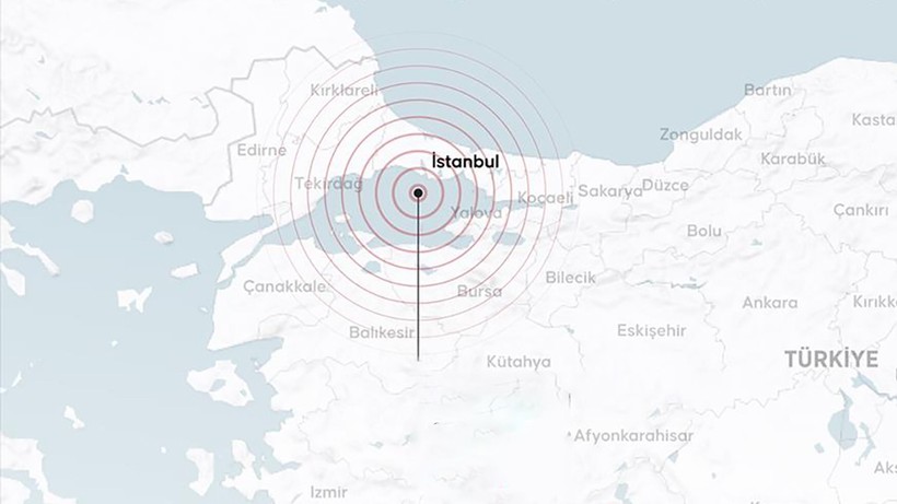 Anlık son depremler: İstanbul'da deprem! İstanbullular arka arkaya sallandı
