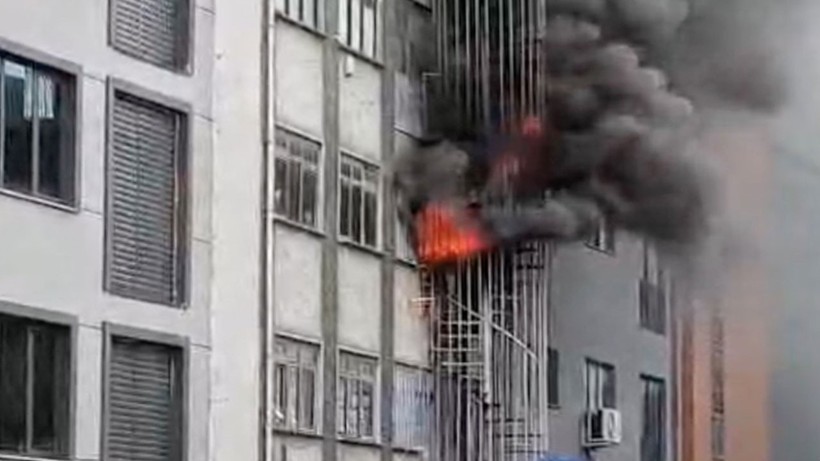 Sultangazi’de ayakkabı imalathanesinde yangın: Ekipler müdahale ediyor