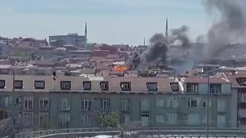 İstanbul Gaziosmanpaşa'da 4 katlı binada yangın!