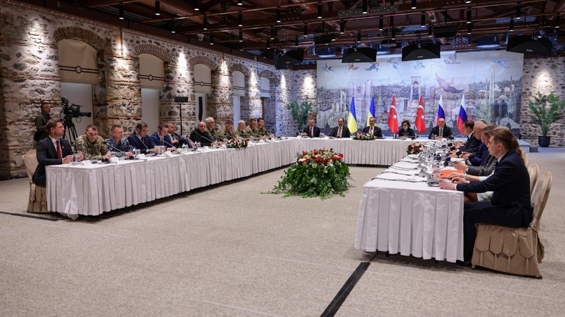 İSTANBUL BARIŞ MÜZAKERELERİ | Türkiye, Rusya ve Ukrayna heyetlerinin kritik görüşmeleri sona erdi!