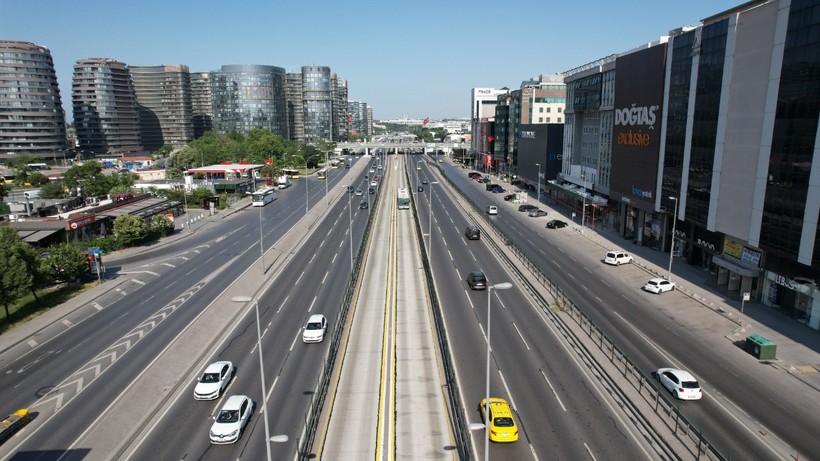 İstanbul'da bayramın ilk gününde yollar boş kaldı