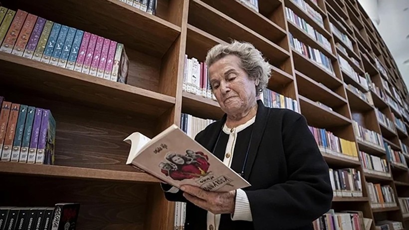 Sezai Karakoç’un ‘Mona Roza’ şiirine ilham veren Muazzez Akkaya Giray hayatını kaybetti