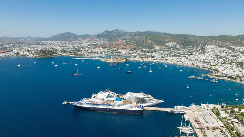 Bakan Ersoy duyurdu: Türkiye, dünya turizminde 4. sıraya yükseldi