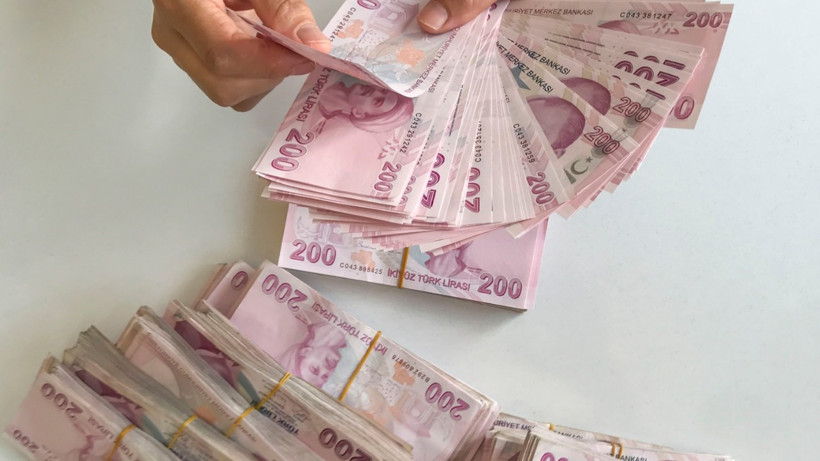 Resmi Gazete'de yayımlandı! Mevduat ve yatırım fonlarında stopaj yükseltildi