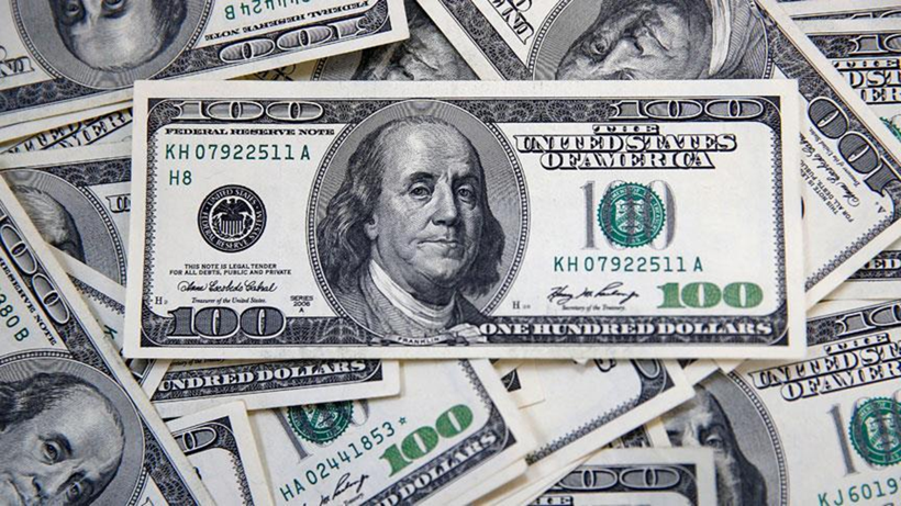 Tüzel kişiler döviz satıyor: 3,3 milyar dolarlık çıkış