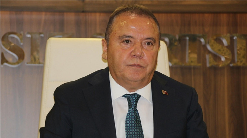 Görevinden uzaklaştırılmıştı: Muhittin Böcek hastaneye kaldırıldı