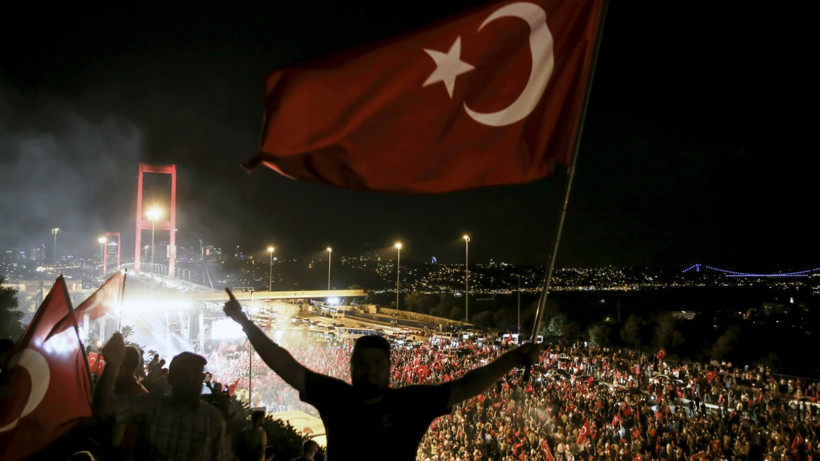 15 Temmuz'un üzerinden 9 yıl geçti! 21 saatte bastırıldı, 253 şehit verildi: Peki o gece neler yaşandı?