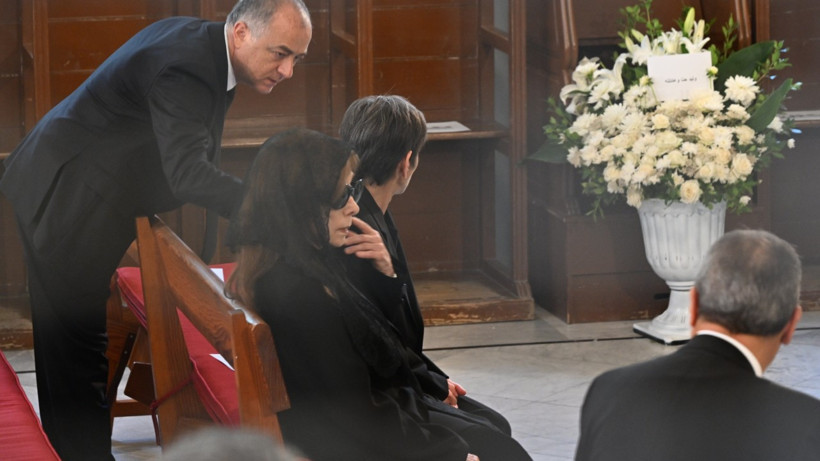Lübnanlı şarkıcı Feyruz, müzisyen oğlu Ziyad Rahbani'yi son yolculuğuna uğurladı