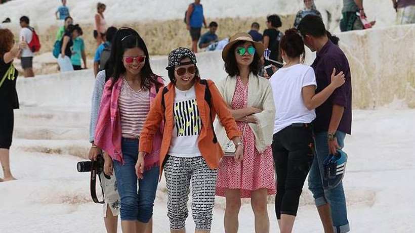 Pamukkale'de Çinli turist yoğunluğu yaşanıyor