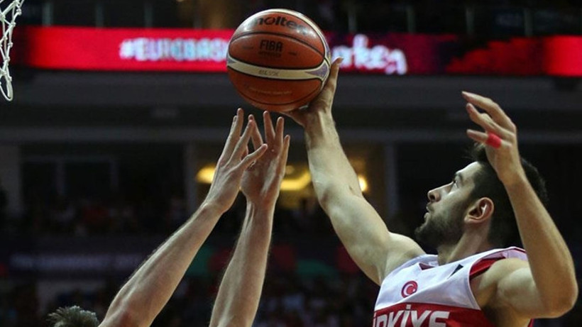 Furkan Korkmazlı Sixers İngiltere'de maça çıkacak