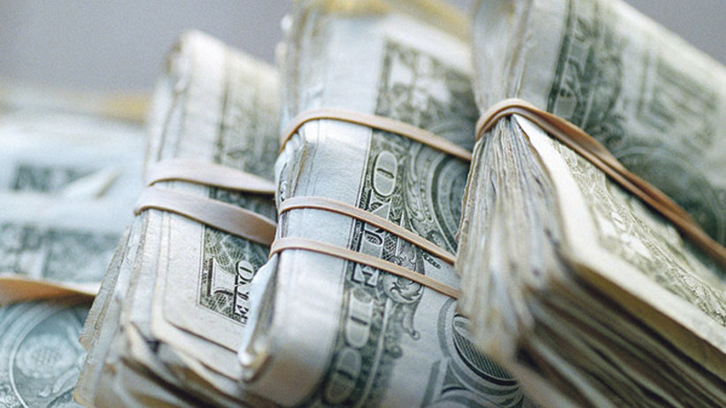Serbest piyasada dolar 3,8130'dan açıldı