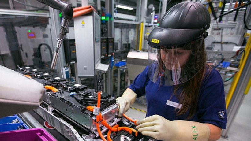 Euro Bölgesi imalat PMI beklentileri aştı